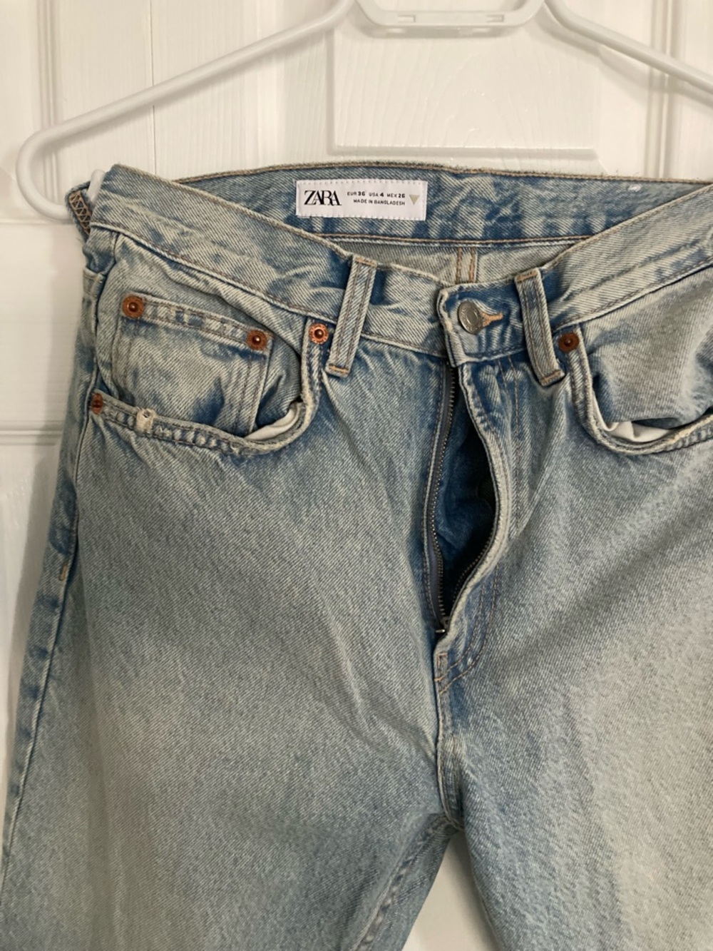 Zara Women’s Light Blue Denim Jeans